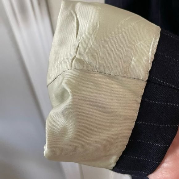 Brooks Brothers Men’s “346” Navy Pinstriped Blazer - Picture 9 of 16